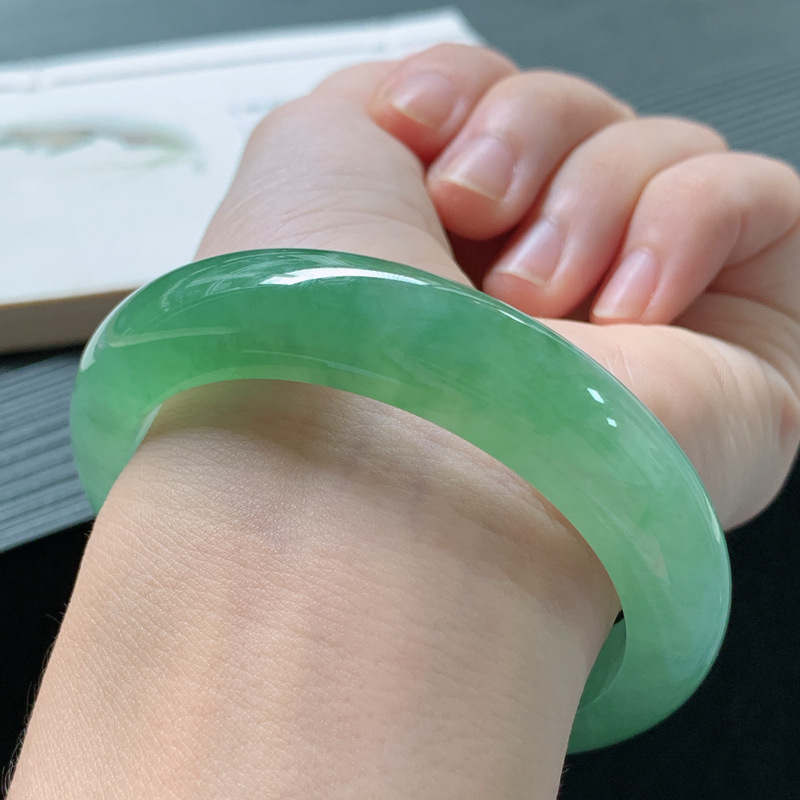 Jadeite bracelet, Burmese old  - Lighting recension och pris