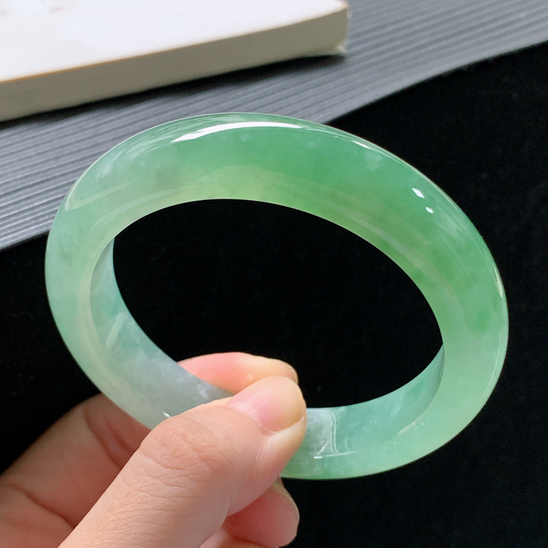 Jadeite bracelet, Burmese old  - Lighting recension och pris