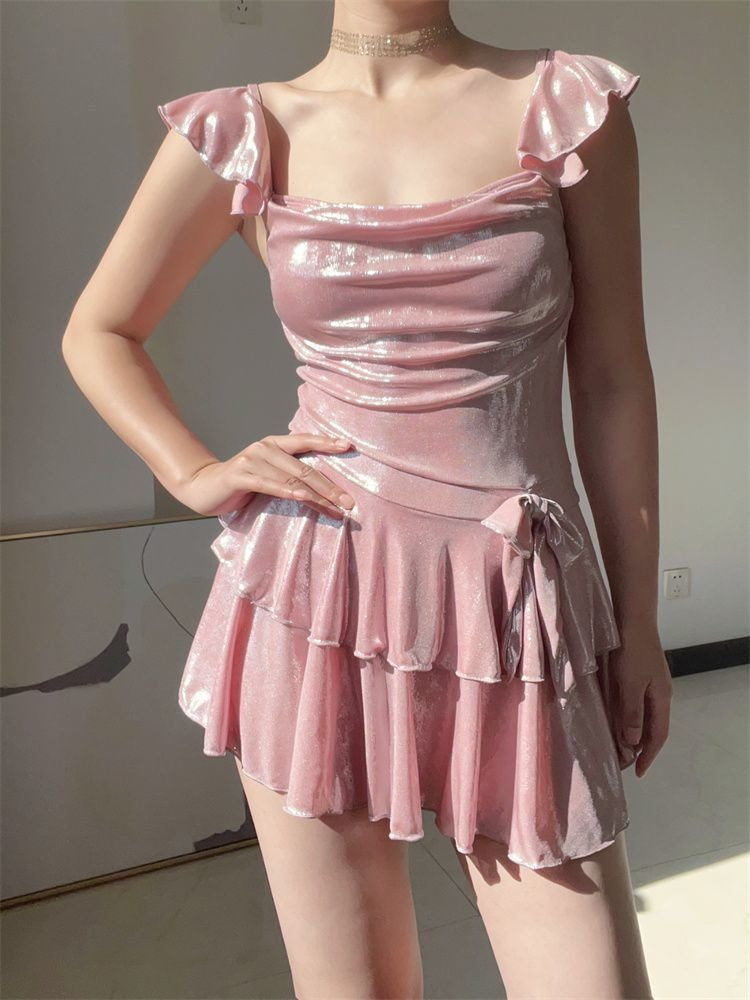 Flattering Shiny Pink Swimwear - Bath recension och pris